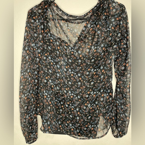 Hollister Top - Picture 2 of 5